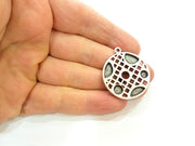 2 Silver Charms Antique Silver Plated Pendants (32mm)  G7065