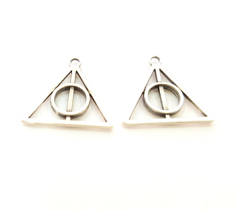 10 Silver Triangle Charms Antique Silver Plated Charms  (21x20mm) G7067