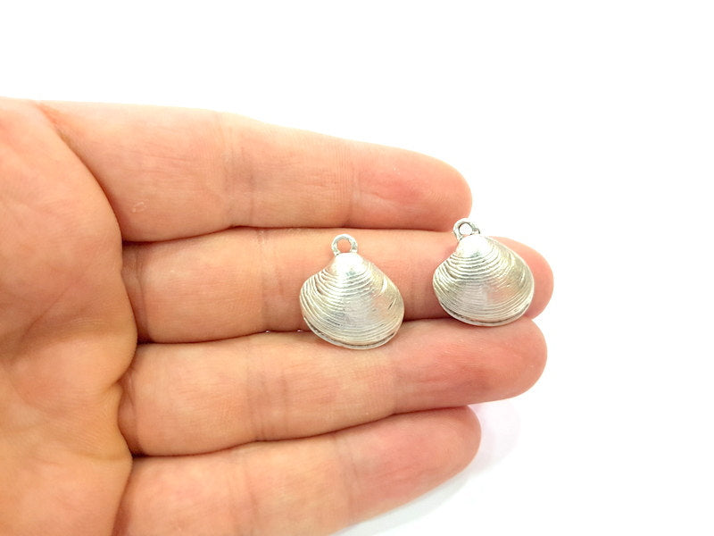 4 Oyster Charms Shell Charm Mussel Charms Sea Ocean Antique Silver Sea Shell Charms  4 Pcs (20x20mm) Antique Silver Plated Metal  G6423