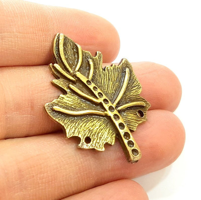 2 Antique Bronze Leaf Pendant   (38x28mm) G7131