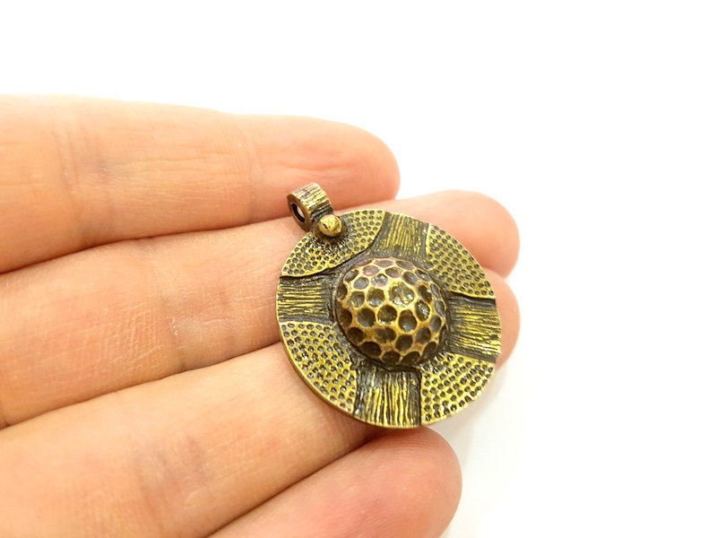 2 Antique Bronze Pendant Antique Bronze Medallion Pendant (29mm) G7182