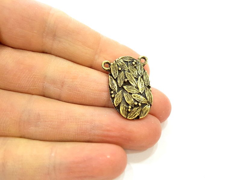 4 Antique Bronze Pendant Antique Bronze Medallion Pendant (28x20mm) G7192