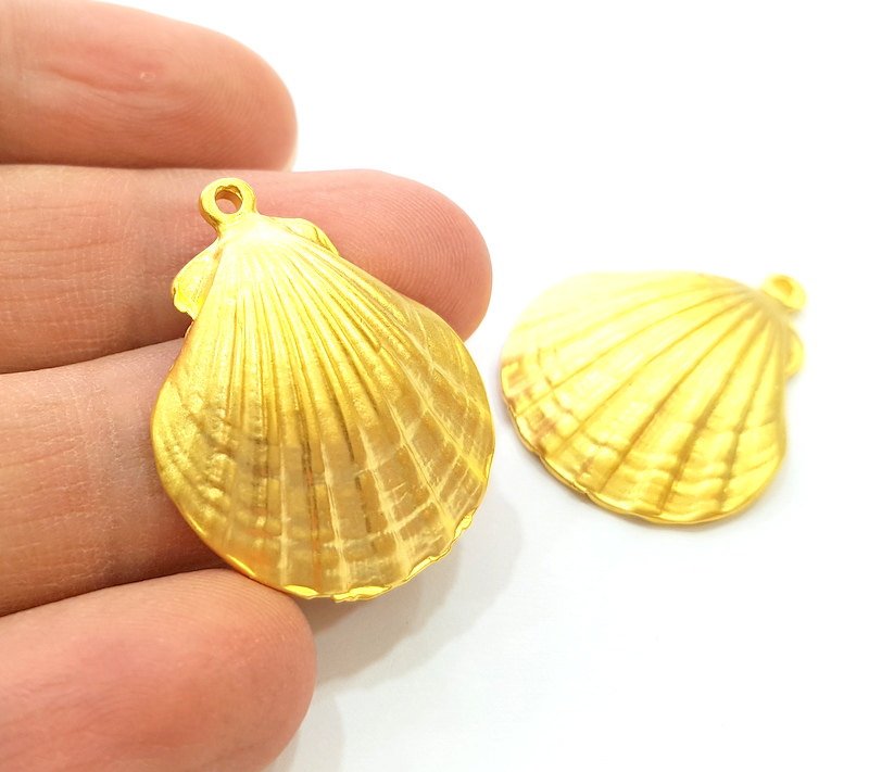 2 Oyster Charms Shell Charm Mussel Charms Sea Ocean Gold Pendant Gold Plated Shell Pendant (33x26mm)  G7212