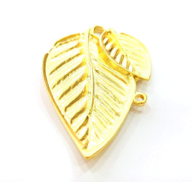 Gold Pendant Gold Plated Leaf Pendant (62x39mm)  G7239