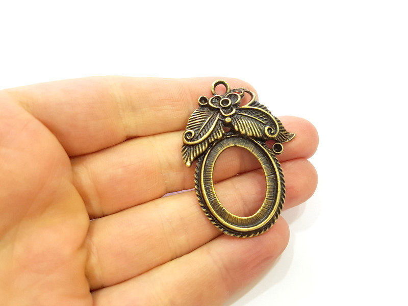 Antique Bronze Pendant Antique Bronze Medallion Pendant (50x37mm) G7252