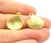 2 Oyster Charms Shell Charm Mussel Charms Sea Ocean  Gold Plated Metal  (20x19mm) G6599