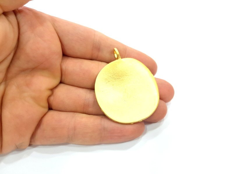 Wavy Round Pendant Gold Plated Pendant (42mm)  G6605