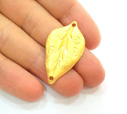 Gold Pendant Gold Plated Leaf Pendant (38x22mm) G7408
