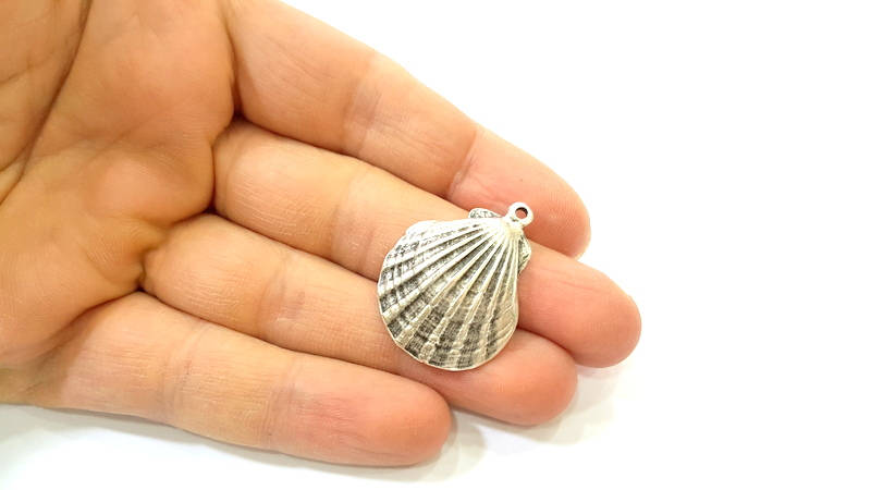 Oyster Charms Shell Charm Mussel Charms Sea Ocean Silver Shell Pendant Antique Silver Plated (32x25mm) G8217