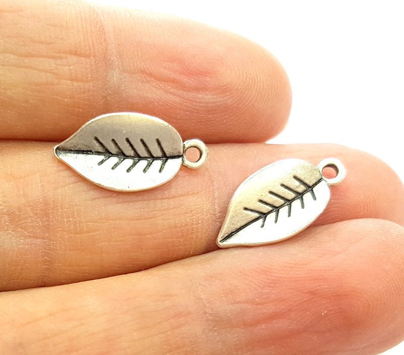 20 Silver Charms Antique Silver Plated Leaf Charms 10 Pcs  (18x9mm) G6789