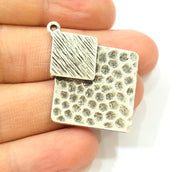 Silver Hammered Triangle Pendant Antique Silver Plated Pendants (41x34mm)  G7585