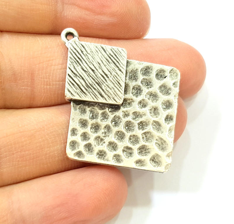 Silver Hammered Triangle Pendant Antique Silver Plated Pendants (41x34mm)  G7585