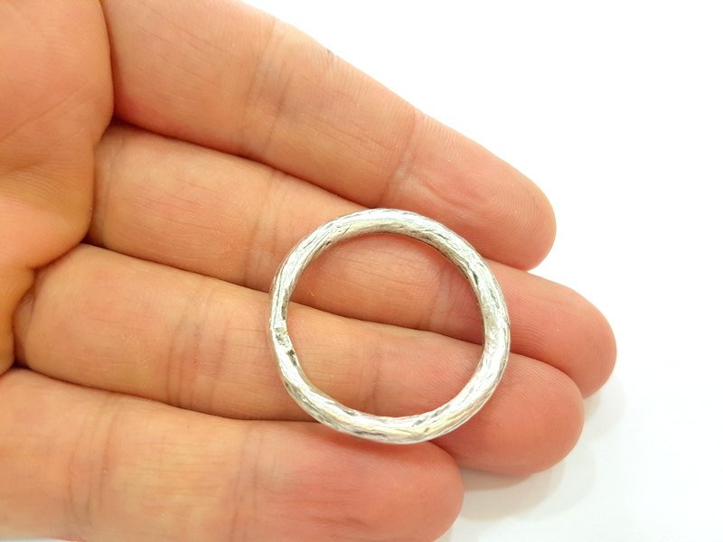 2 Silver Pendant Antique Silver Circle Pendants  (32mm)  G6921