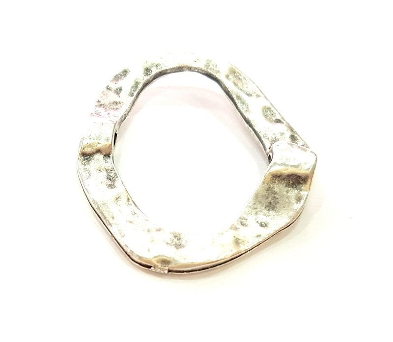 4 Silver Pendant Antique Silver Plated Circle Pendants (30x27mm)  G15932