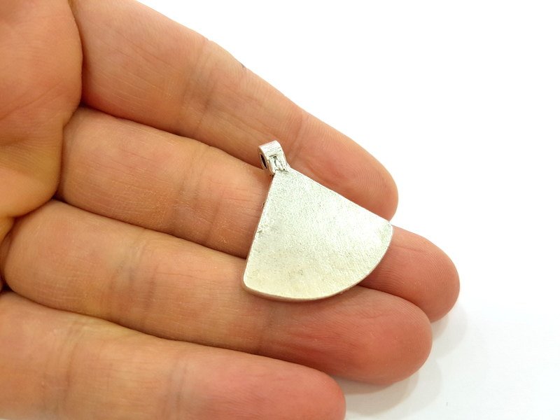 2 Silver Charms Antique Silver Plated Charms (30x29mm) G6925