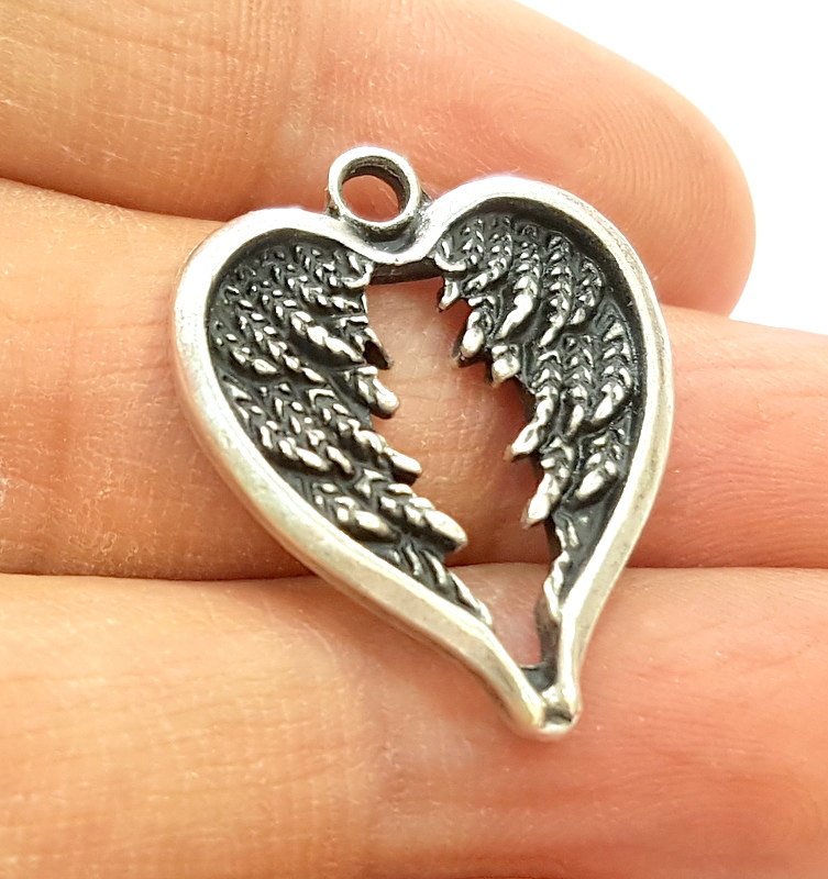 4 Silver Pendant Antique Silver Plated Heart Wings Pendants (28x22mm)  G6944