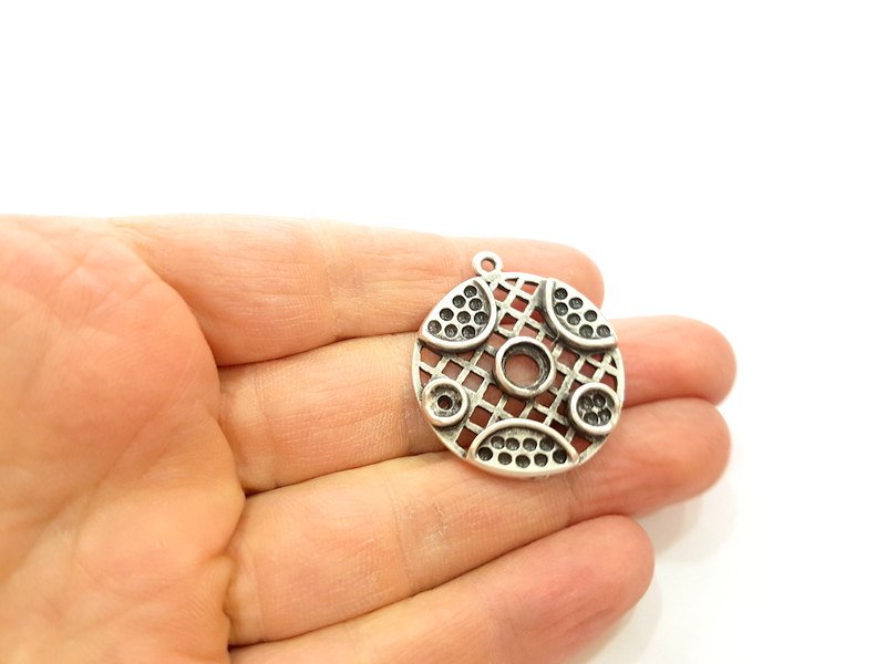 2 Silver Charms Antique Silver Plated Pendants (32mm)  G7065