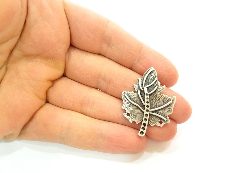 5 Leaf Charms Antique Silver Plated Charms (38x29mm) G7103