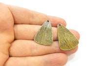 2 Antique Bronze Pendant (33x22mm) G10591