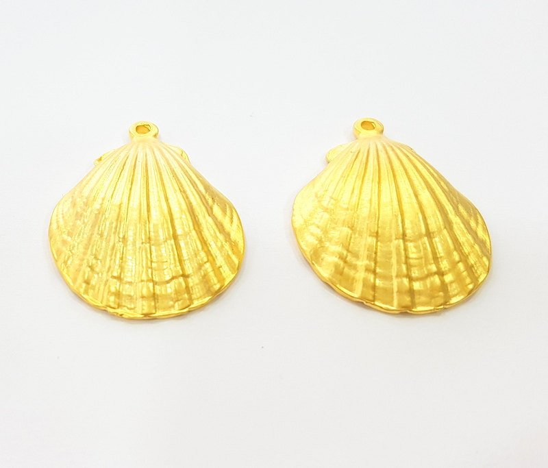 2 Oyster Charms Shell Charm Mussel Charms Sea Ocean Gold Pendant Gold Plated Shell Pendant (33x26mm)  G7212