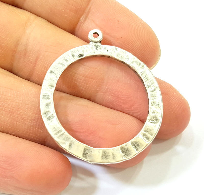 Silver Circle Connector Pendant Hammered Round Antique Silver Plated (35mm) G7454