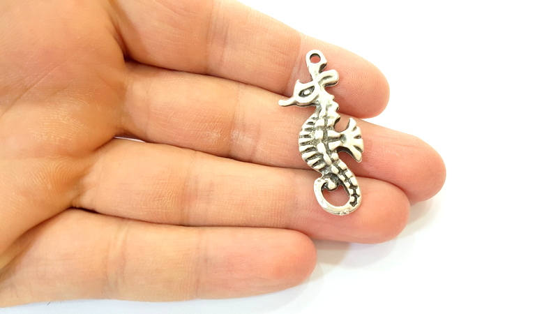 4 Seahorse Charms Antique Silver Plated Charms (42x15mm)  G7875