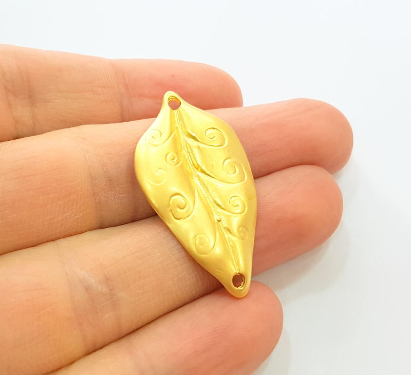 Gold Pendant Gold Plated Leaf Pendant (38x22mm) G7408