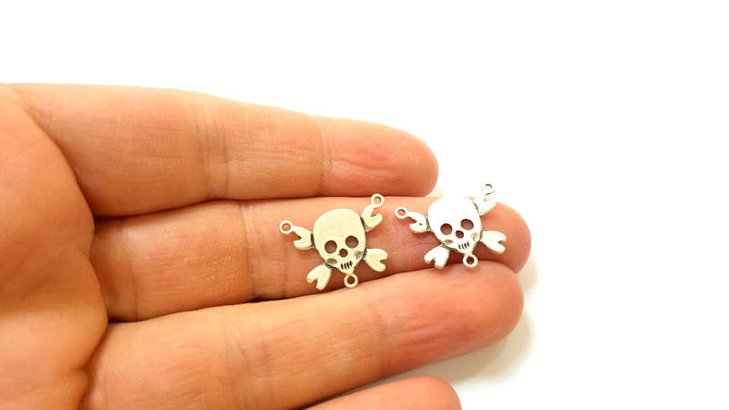 Silver Charms Silver Plated Skull Charms Antique Silver Plated Brass (19x16mm)  G7423