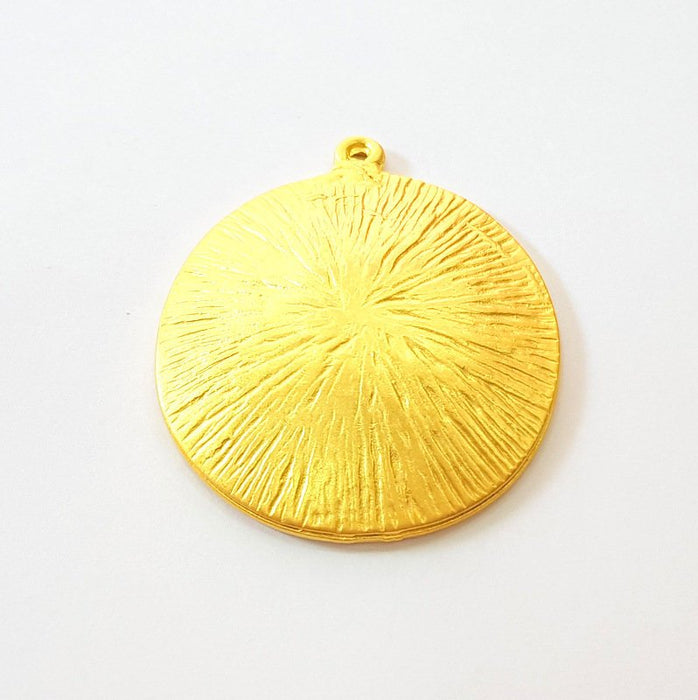 Striped Round Charm Gold Plated Pendant (35mm) G16299