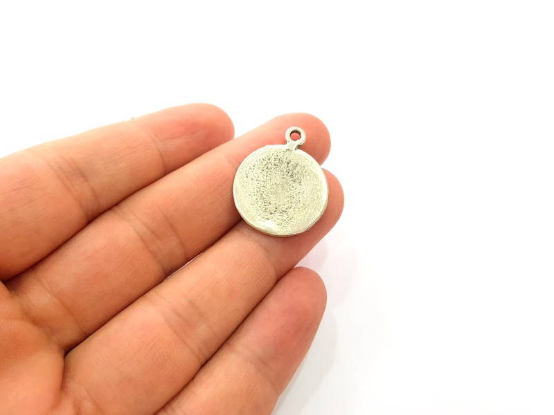 10 Silver Charms Antique Silver Plated Charms (22mm) G8019