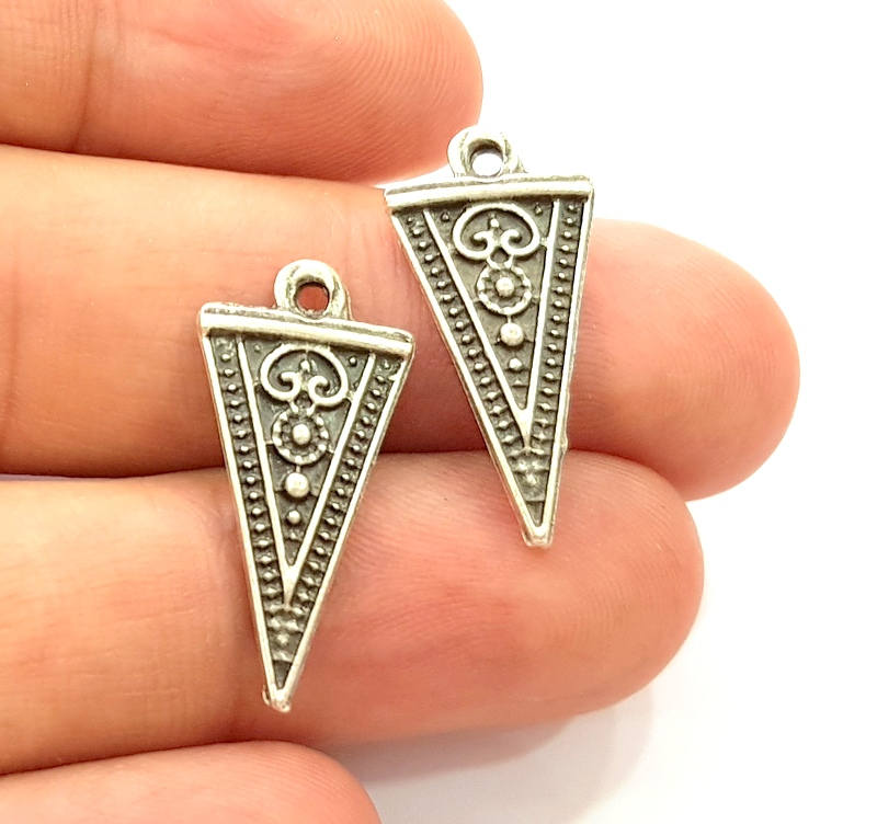 10 Silver Triangle Charms Antique Silver Plated Charms (25x13mm) G8304