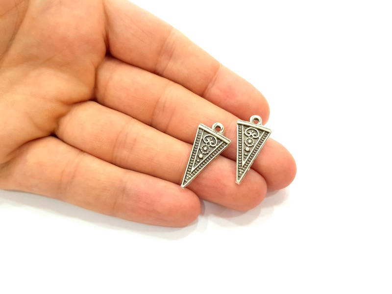 10 Silver Triangle Charms Antique Silver Plated Charms (25x13mm) G8304