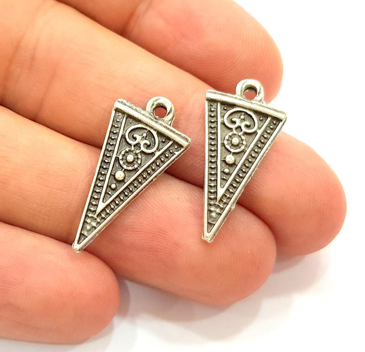 10 Silver Triangle Charms Antique Silver Plated Charms (25x13mm) G8304