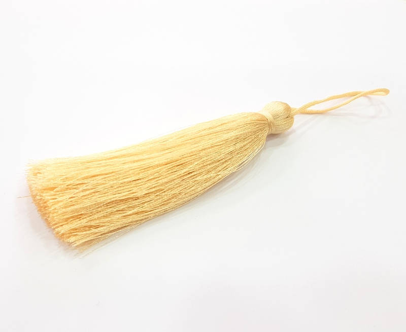 Light Salmon Tassel Large Thick 113 mm - 4.4 inches G8058