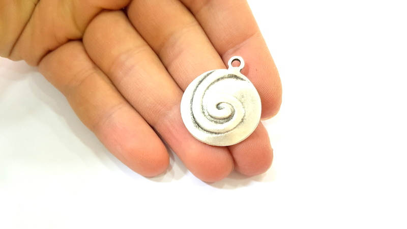 4 Silver Pendant Antique Silver Plated Pendant (26mm) G7554
