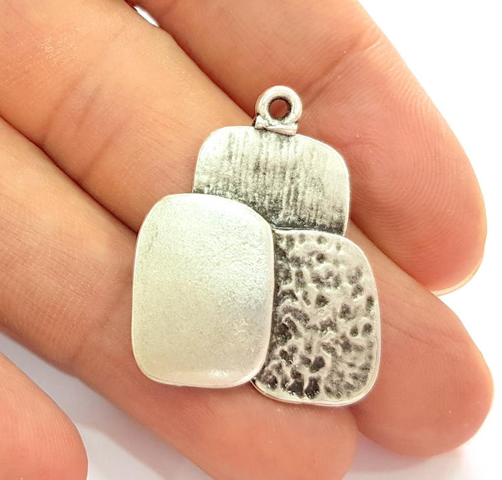 2 Silver Pendant Antique Silver Plated Pendants (32x25mm)  G8112