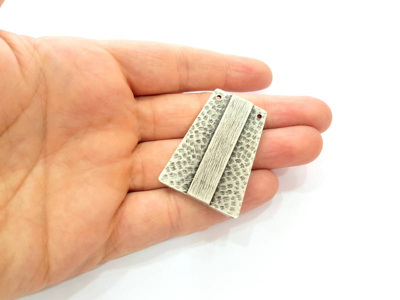 Silver Hammered Pendant Antique Silver Plated Pendants (45x33mm) G8122