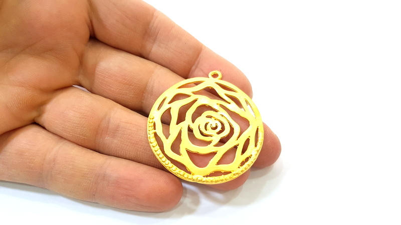 Gold Flower Pendant Gold Plated Pendant (41mm)  G7570