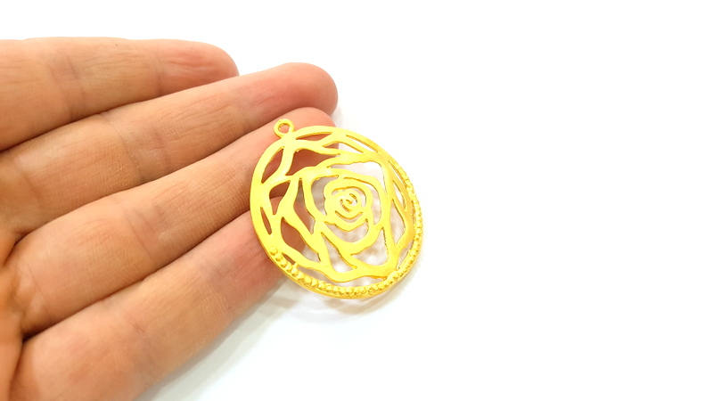 Gold Flower Pendant Gold Plated Pendant (41mm)  G7570