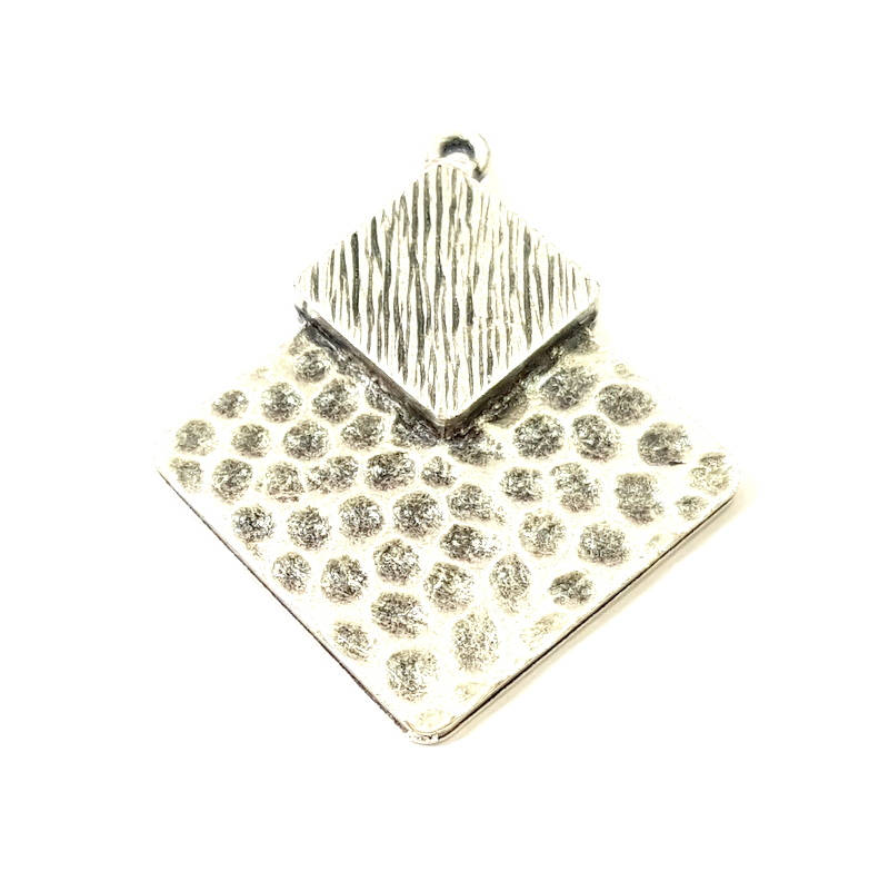 Silver Hammered Triangle Pendant Antique Silver Plated Pendants (41x34mm)  G7585