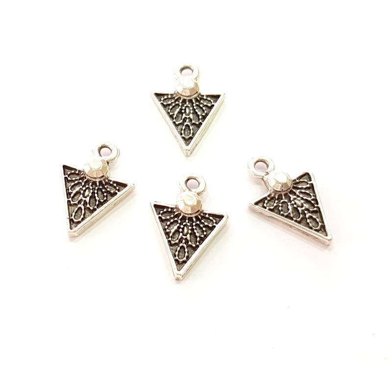 10 Silver Triangle Charms Antique Silver Plated Charms (17x11mm) G8227