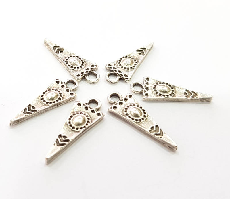 100 Silver Triangle Charms Antique Silver Plated Charms (19x7mm) G11319