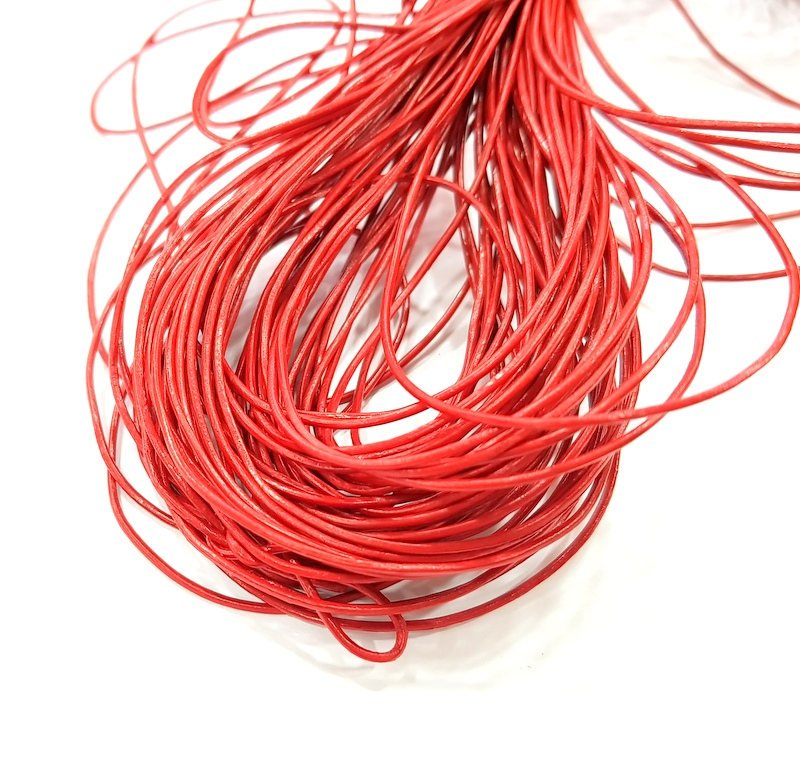 Leather Red Cord 1mt-3.3 ft (1mm) Round Leather Lacing G7982