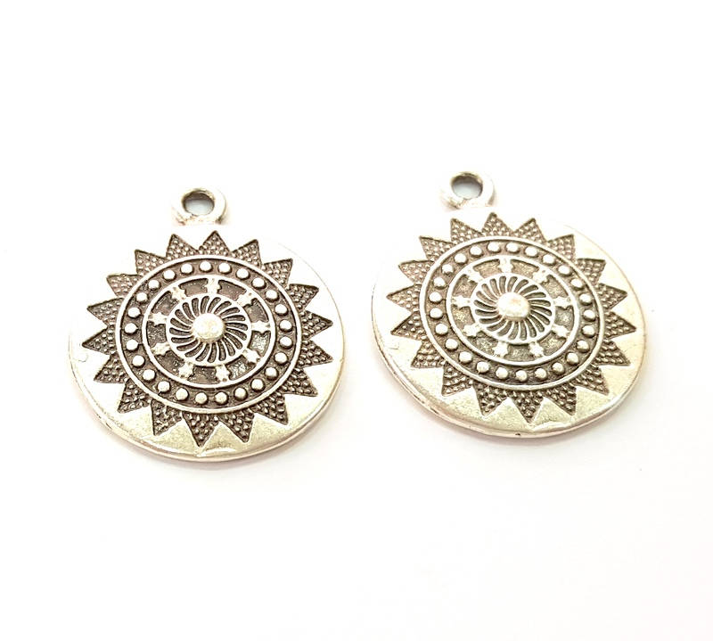 10 Silver Charms Antique Silver Plated Charms (22mm) G8019