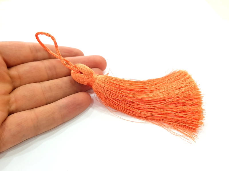 Dark Salmon Tassel Large Thick 113 mm - 4.4 inches G8057
