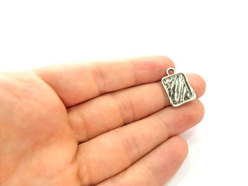 5 Silver Charms Antique Silver Plated Charms (21x14mm) G8133