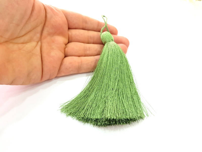 Pickle Green Tassel , Large Thick 113 mm - 4.4 inches G8257