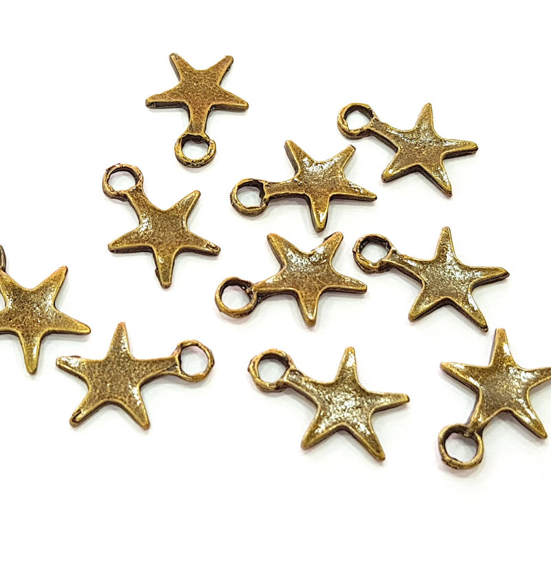 30 Star Charm Antique Bronze Charm (16x12mm) G13925