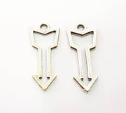 10 Arrow Charms Antique Silver Plated Charms (33x13mm) G8699