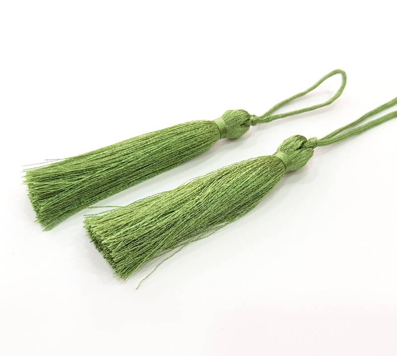 2 Pickle Green Tassel (78 mm - 3 inches) G8307